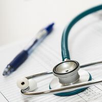 Ohrenentzündung: Behandlungsfehler und Warnung vor Selbstmedikation