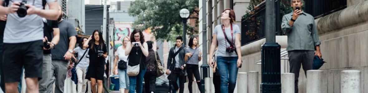 Frauen legen weniger Schritte zurück als Männer