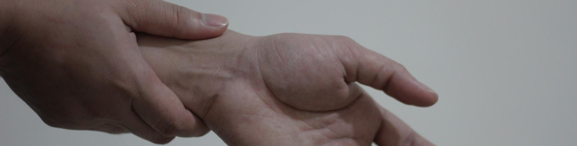 Nervenschmerzen nach Gürtelrose: Neuer Therapieansatz wirkt gegen Schmerzmechanismus