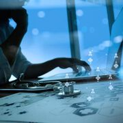 Demenz vorbeugen: Big Data und Genetik als neue Ansätze