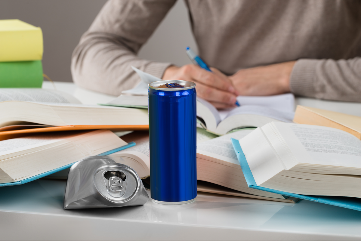 Jugendliche greifen unter Druck zu Energy-Drinks