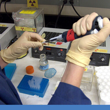 Experten fordern häufigere Tests auf HIV und Hepatitis