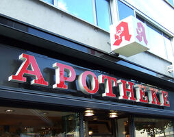 Apotheker beraten am Welt-Hepatitis-Tag, 28. Juli