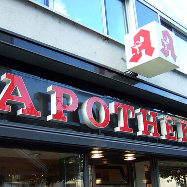 Apotheker beraten am Welt-Hepatitis-Tag, 28. Juli