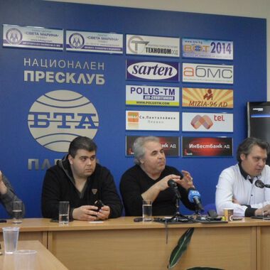 Ново поколение изкуствена колянна става бе сложена за пръв път в България от плевенски ортопеди
