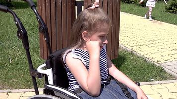 Бюрократични неуредици бавят лечението на болно дете