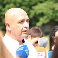 ВМА и пожарната тренираха евакуация на хора от горяща сграда