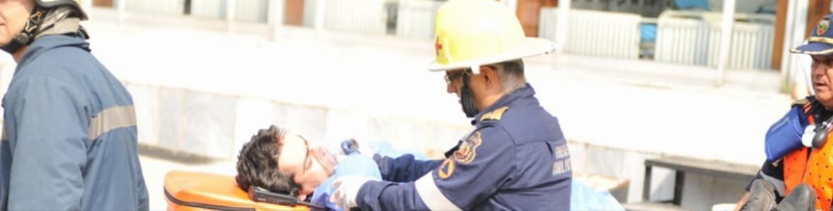 ВМА и пожарната тренираха евакуация на хора от горяща сграда