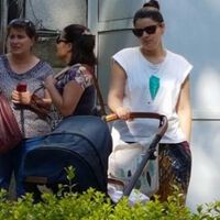 Пациенти протестираха пред „Шейново“ в защита на битата лекарка