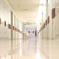 Медици в Ловеч са без заплати от 4 месеца