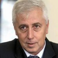 Министър Петров получи почетен знак за принос в развитието и утвърждаването на общественото здраве