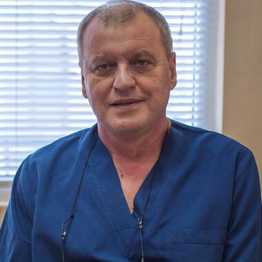 Екипът на д-р Стефан Стоилов оперира успешно дете с огромен тумор