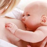 Диетата на майката кърмачка – много важна при бебешки колики