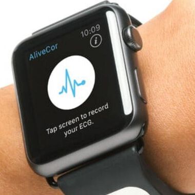 Apple създаде часовник, който прави ЕКГ