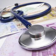 С 3 месеца се бавят плащанията към общопрактикуващите лекари за таксата на пенсионерите