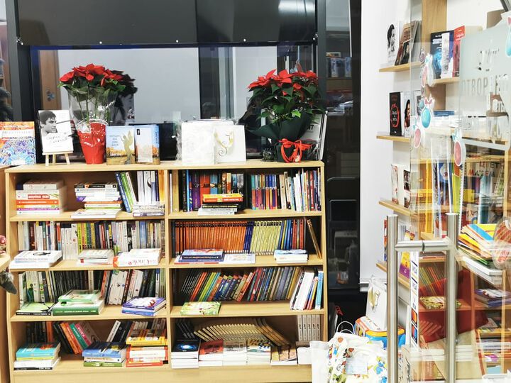 В МБАЛ "Света София" отвори врати уютна книжарница