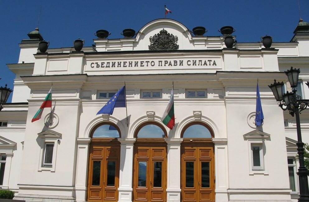 Управляващите се отказаха от наказанията за медици