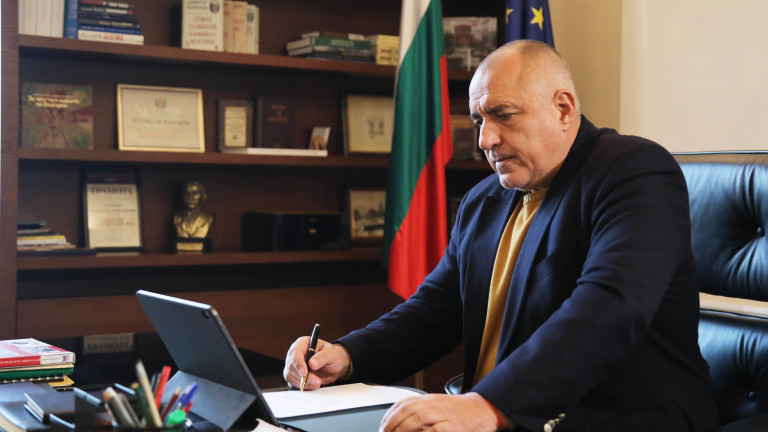 Купуваме лекарства за лечение на COVID-19 от Китай