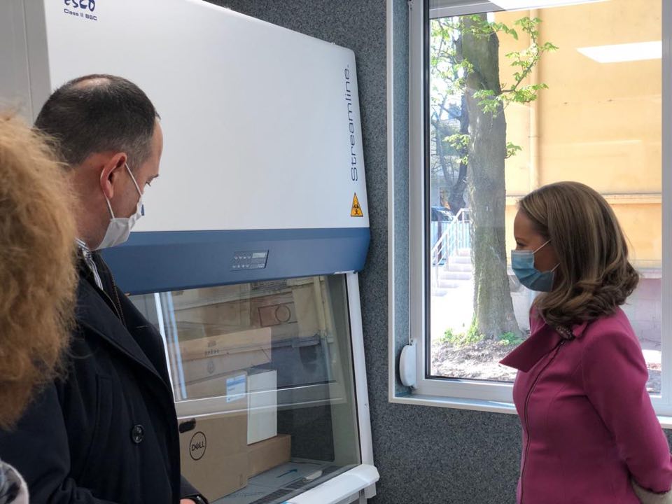 Новата лаборатория за COVID-19 е готова, започва работа тази седмица