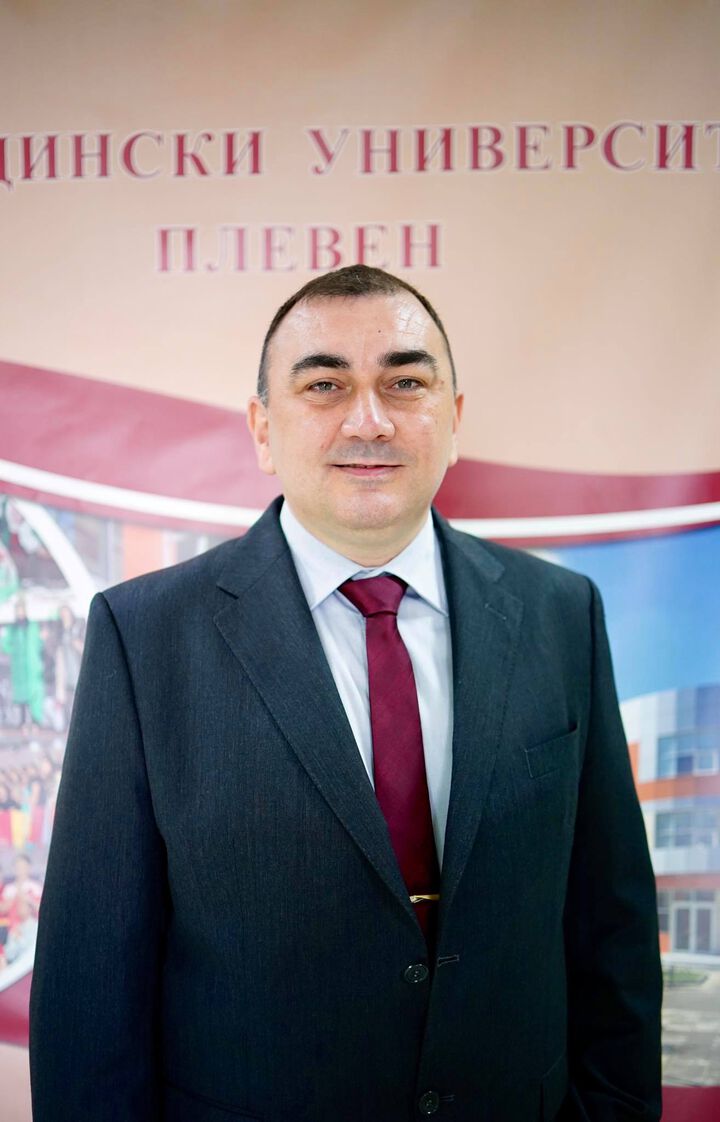 Новоизбраният  ректор на МУ-Плевен е проф.  д-р Добромир Димитров