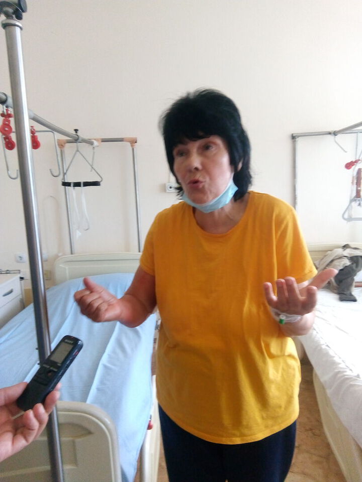 Ортопеди от УМБАЛ „Свети Георги“ спасиха пациентка от адски болки и огромен костен тумор на ръката