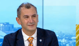 Доц. Околийски: 2022 г. ще бъде година за коронавируса в България, но не и по света