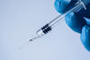 MЗ: Хората в рискови групи да не отлагат ваксинацията