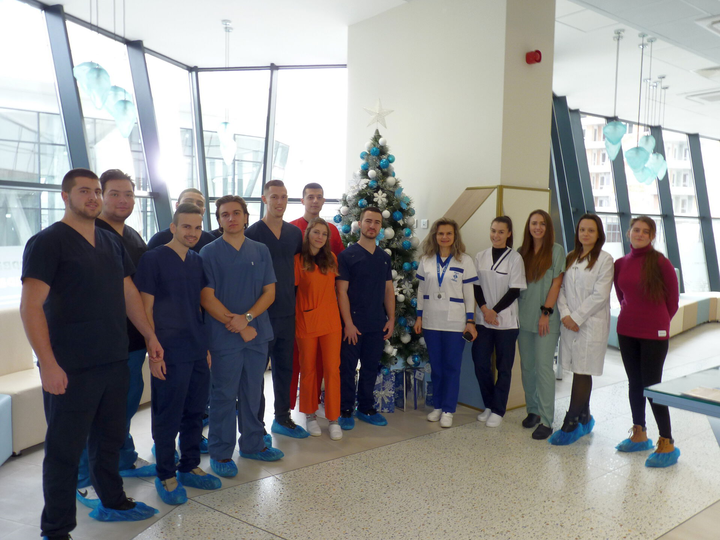 Студенти по медицина се обучаваха в новата централна лаборатория на „ЛИНА“