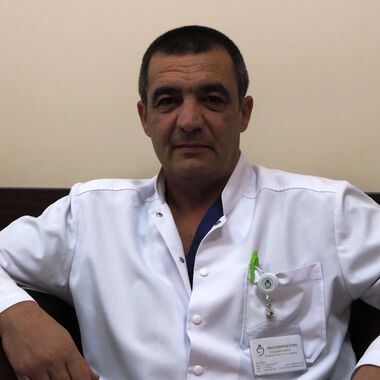 За пръв път в България се извърши ендоскопско премахване на рак на дебелото черво от два хирургични екипа едновременно