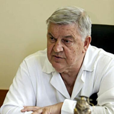 Акад. Дамян Дамянов: Държавата да поддържа няколко стратегически болници с гарантиран бюджет
