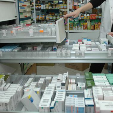 82% от българите смятат, че аптеката е магазин за хапчета