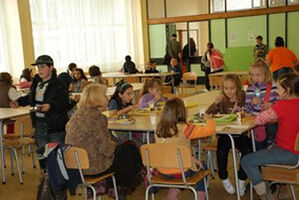 ТЕНДЕНЦИИ В ХРАНЕНЕТО И ХРАНИТЕЛНИЯ СТАТУС НА ДЕЦАТА В БЪЛГАРИЯ ЗА ПЕРИОДА 1998-2013 ГОДИНА