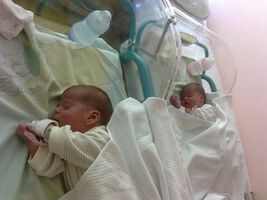 43-годишна жена роди близнаци по естествен път
