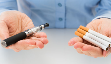 Специалисти смятат, че електронните цигари не са средство за отказване от тютюнопушенето.