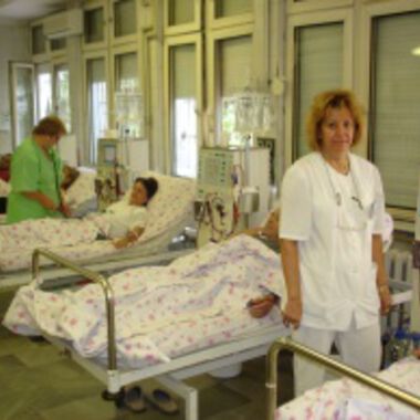 Пета градска болница се сдоби с 8 нови апарата за хемодиализа