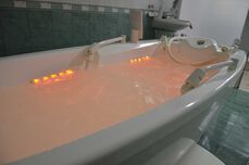 Физиотерапията на ВМА предлага единственото водолечение в България