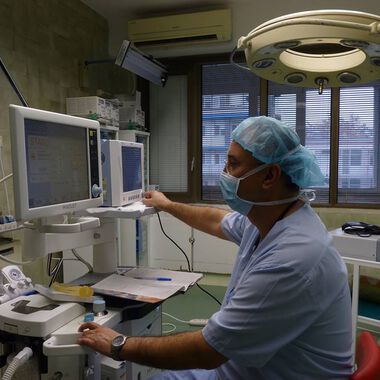 МБАЛ Бургас получи супер апаратура за безкръвни операции