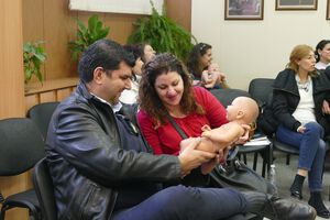 Първи урок за бъдещи майки и татковци: Родителите да вярват на бебето си