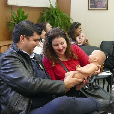 Първи урок за бъдещи майки и татковци: Родителите да вярват на бебето си
