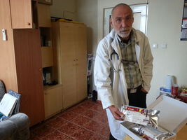"Вампирски лифтинг" за болни стави в МБАЛ Бургас