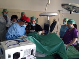 Най-известният лекар в криохирургията и уролози в МБАЛ „Пловдив“ оперираха възрастен мъж