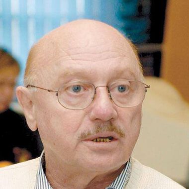 Стилист Капанов опериран успешно в болница Софиямед