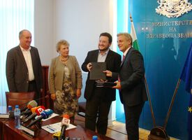 Между 15 и 30% по-високи възнаграждения за работещите в здравния сектор
