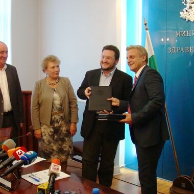 Между 15 и 30% по-високи възнаграждения за работещите в здравния сектор