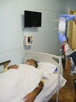 В Клиниката по лъчелечение се извършва лъчелечение, съчетано с таргетна терапия