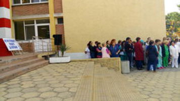 Лекари и пациенти протестираха срещу нападките към КОЦ