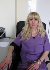 Лекарка от Русе стана хит с певческите си умения