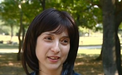Млада майка се нуждае спешно от помощ, за да живее