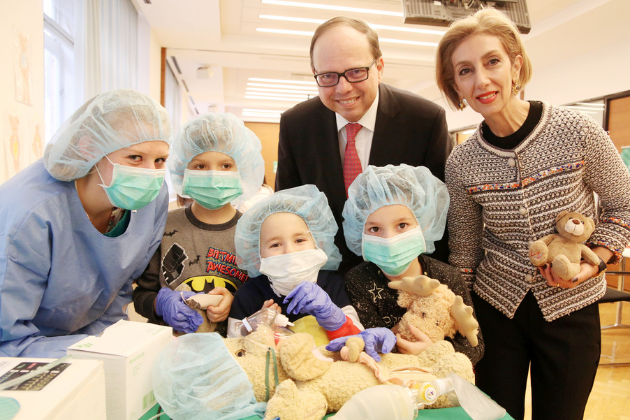 Teddybärkrankenhaus in Wien: Auftakt mit hunderten Kids und Teddys