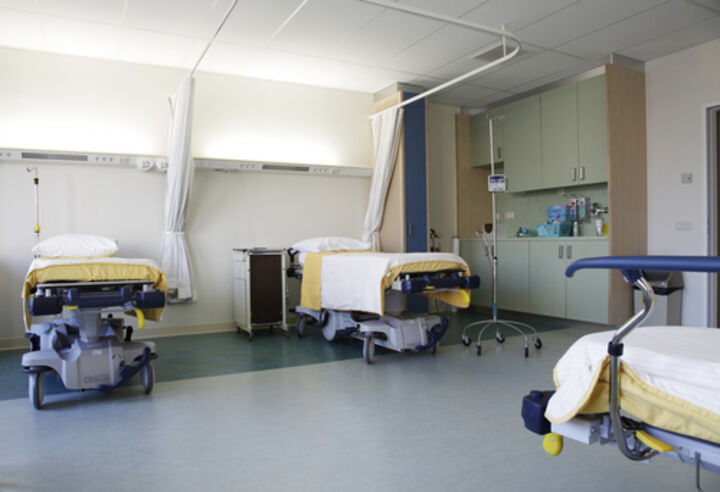 Болницата за рехабилитация в Перник заплашена от търг